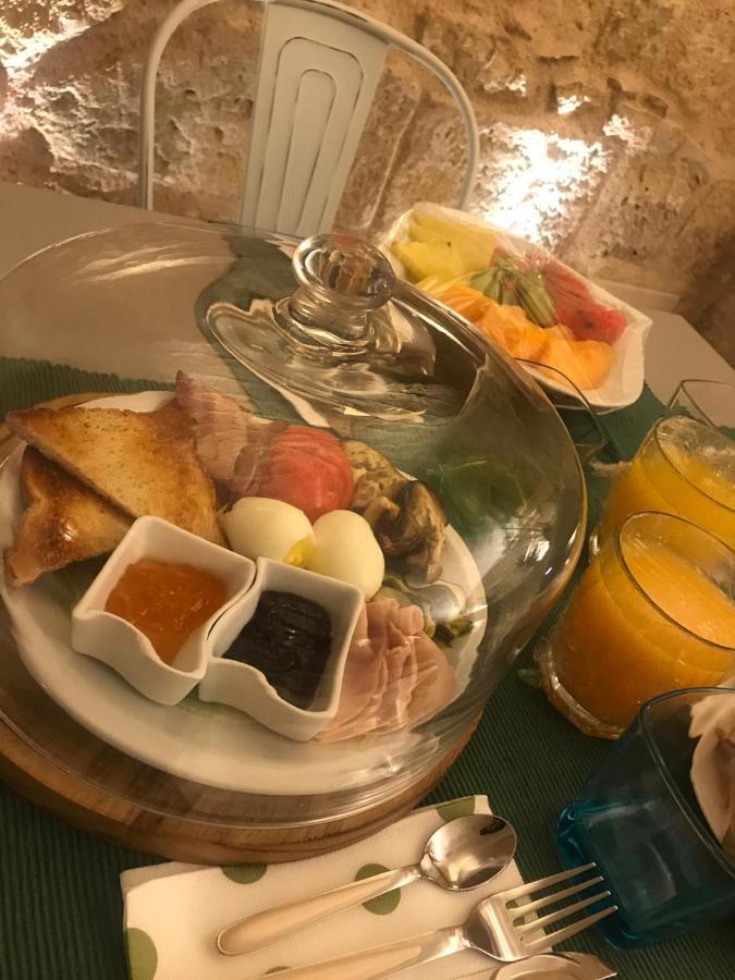 Edward Rooms & Wellness B&B Trani Dış mekan fotoğraf